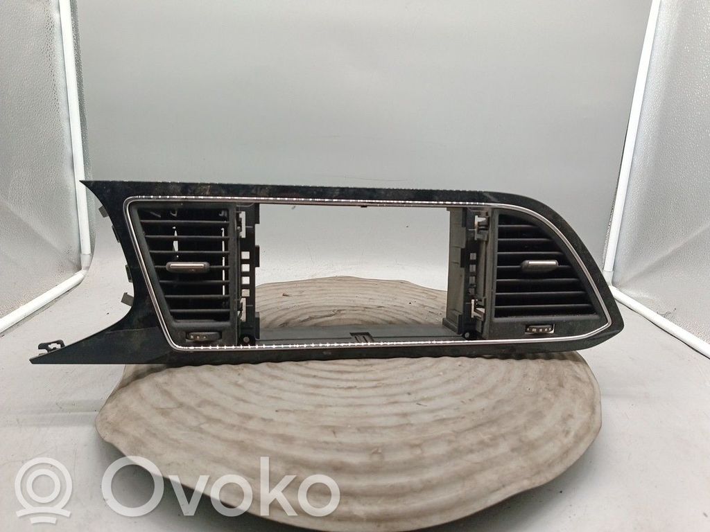 Центральная консоль   5F1819110,8435006