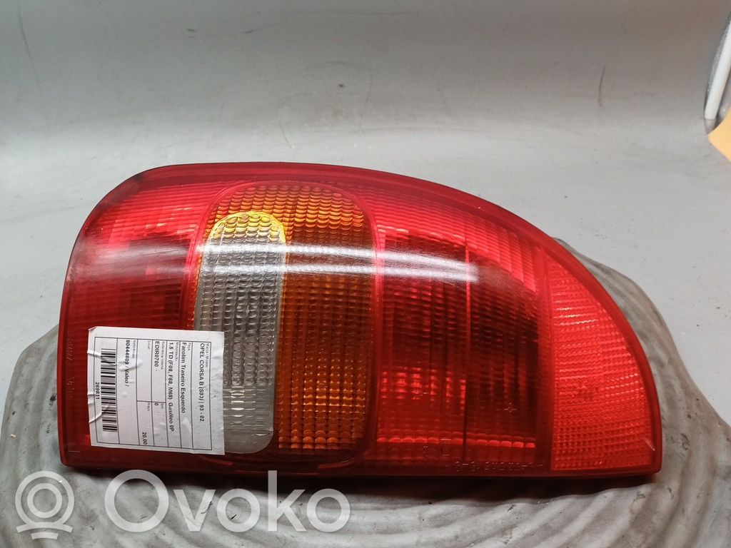Aizmugurējais lukturis pārsegā   90444809,VALEO