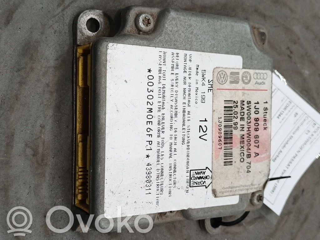 Module de contrôle airbag   1J0909607A