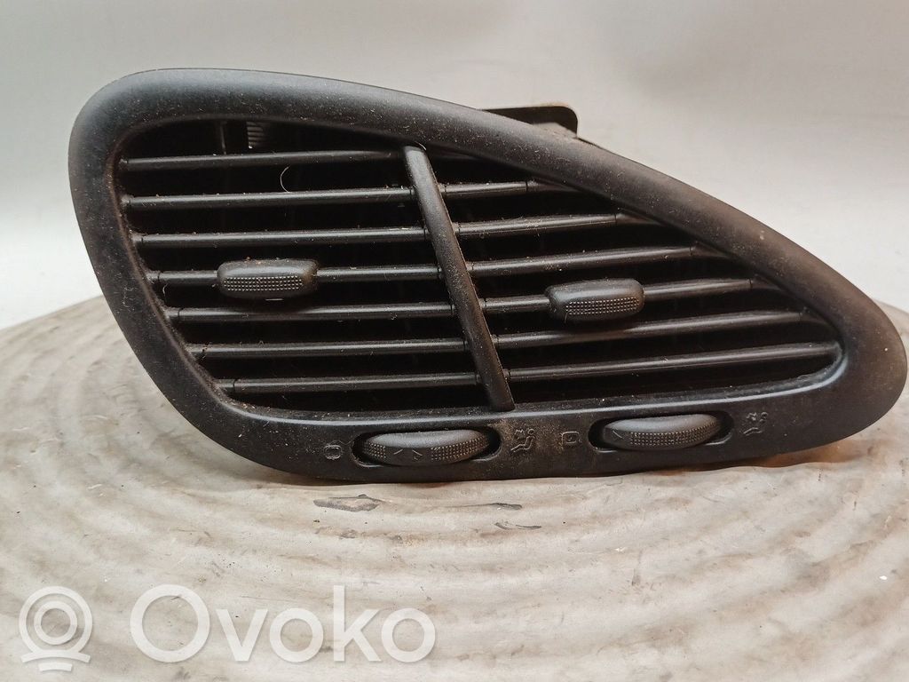 Centrinės oro grotelės   95VWA014C21,7M1819728,7M1819728D