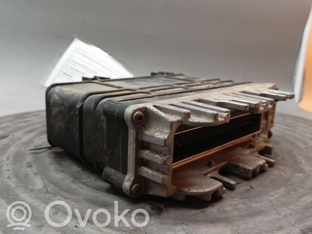 Unidad de control/módulo del motor   030906026R,0261203302,0261203303,BOSCH