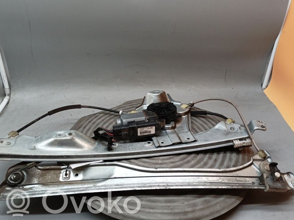 Renault Clio III Etuikkunan nostomekanismi ilman moottoria 