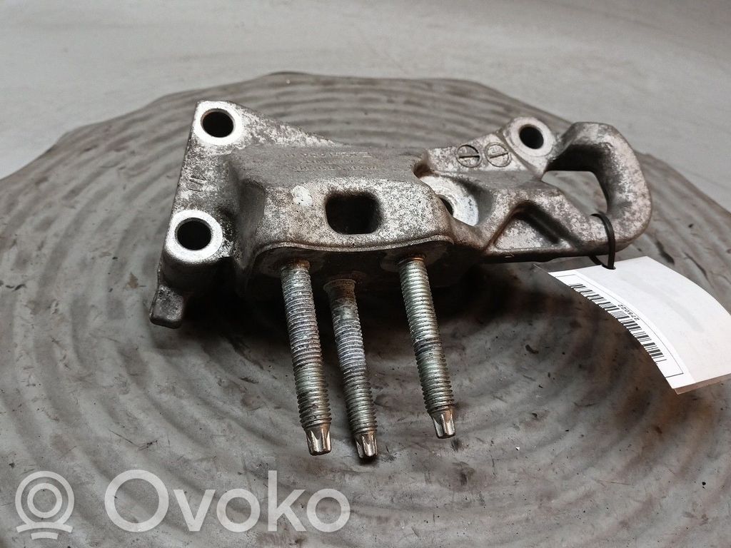 Ford Fiesta Engine mount bracket 