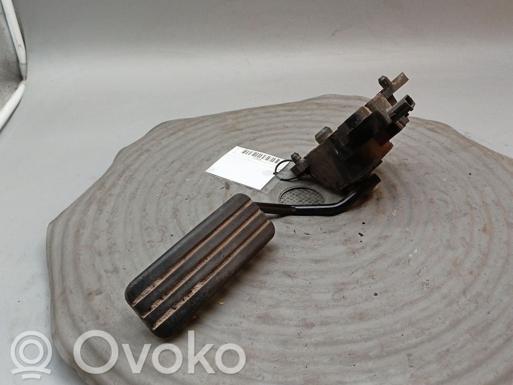 Pédale d'accélérateur   8200153270