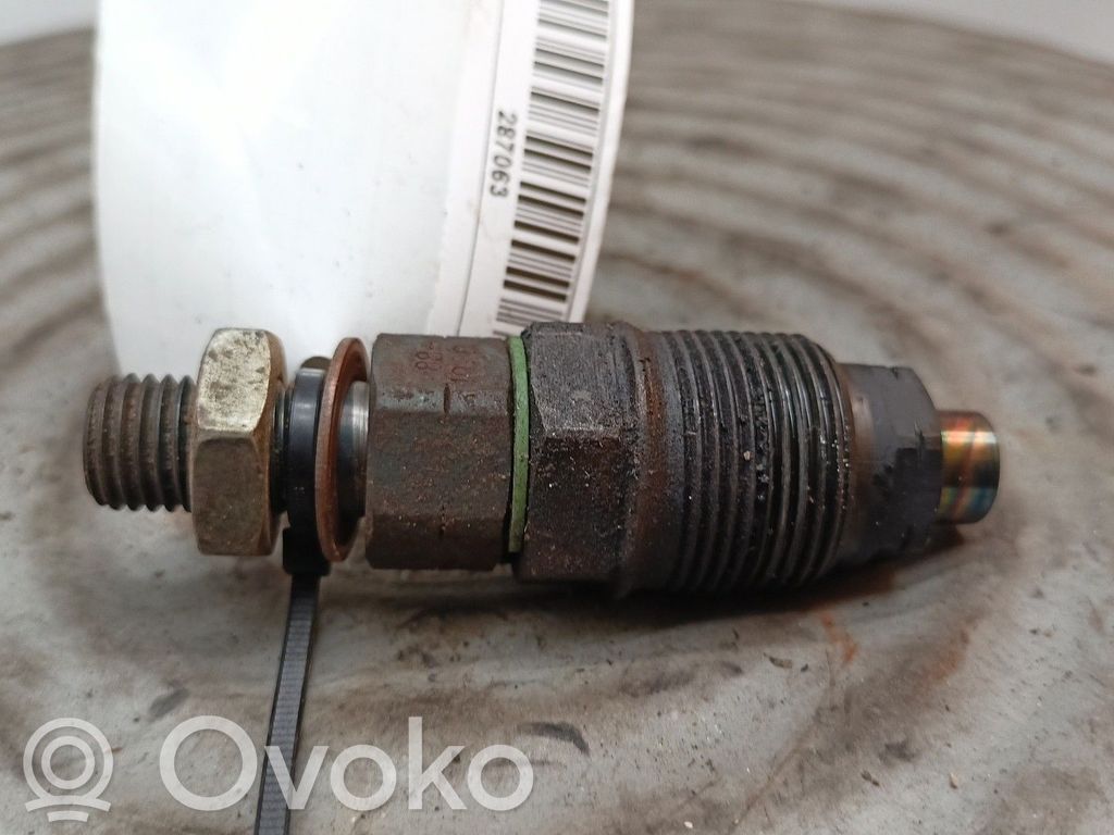 Opel Corsa B Fuel injector 