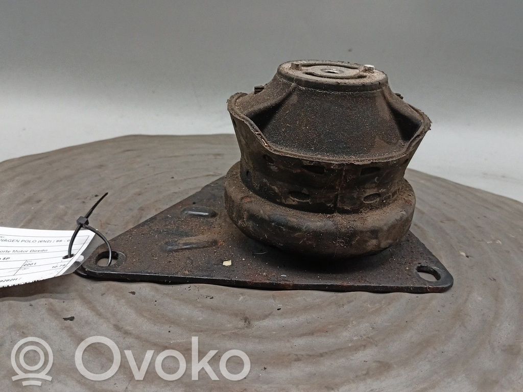 Volkswagen Polo III 6N 6N2 6NF Moottorin kiinnikekorvake 