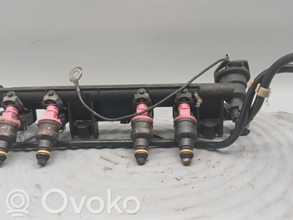 Renault Clio I Tubo principal de alimentación del combustible 