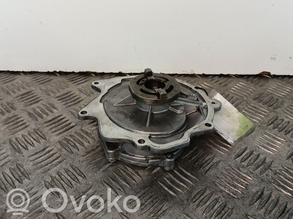 Mercedes-Benz Sprinter W901 W902 W903 W904 Pompa a vuoto 