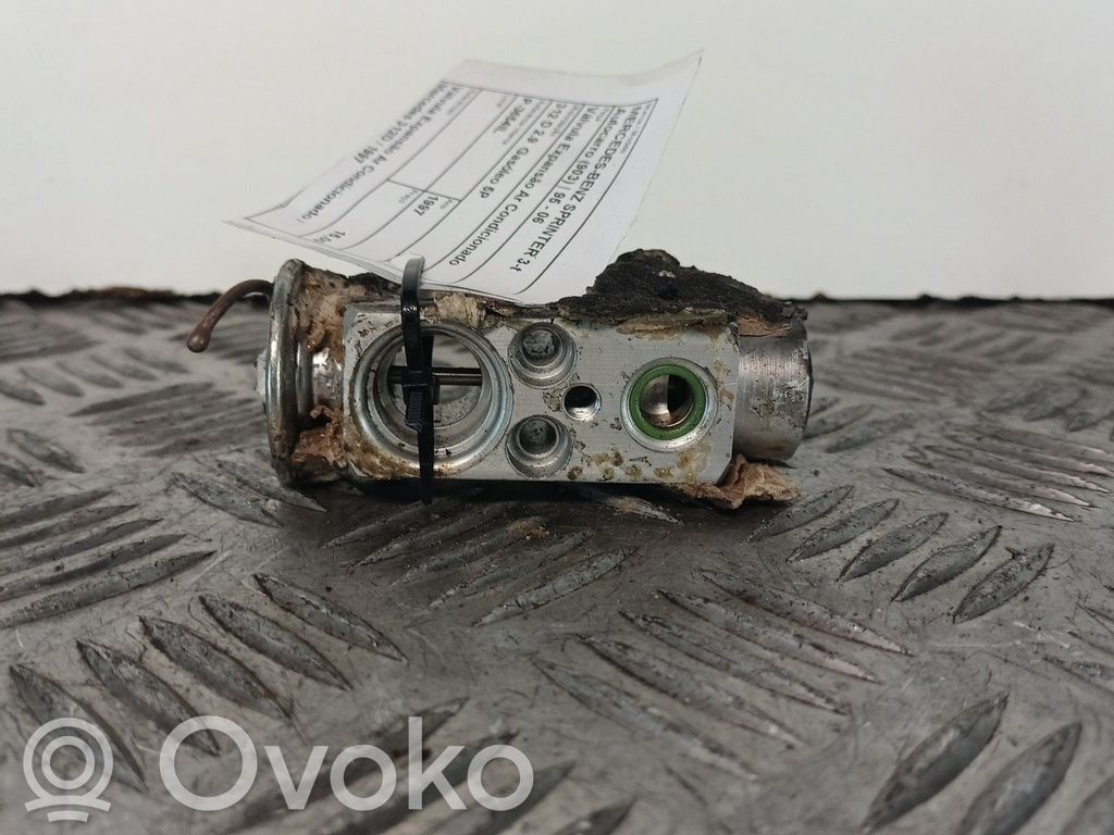 Mercedes-Benz Sprinter W901 W902 W903 W904 Air conditioning (A/C) pipe/hose 