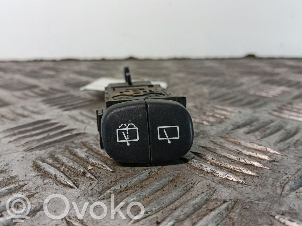 Hyundai Accent Interruptor del elevalunas eléctrico 
