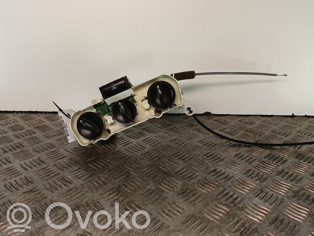 Toyota Corolla Verso E121 Climate control unit 