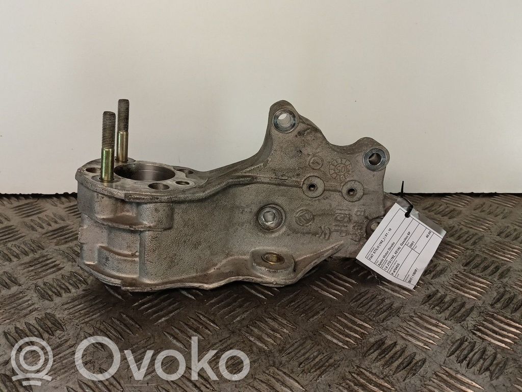 Dzinēja spilvens   B017,115HP