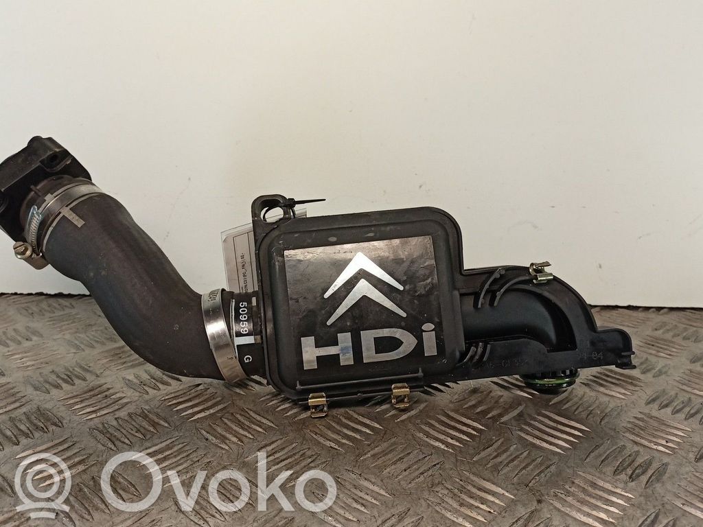 Turboahtimen ilmanoton letku   53849,9647507680,9650712480E4
