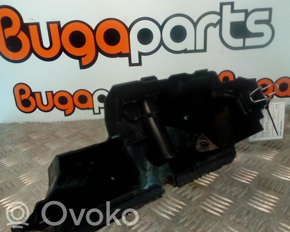 Engine cover (trim)   56265,8200397015