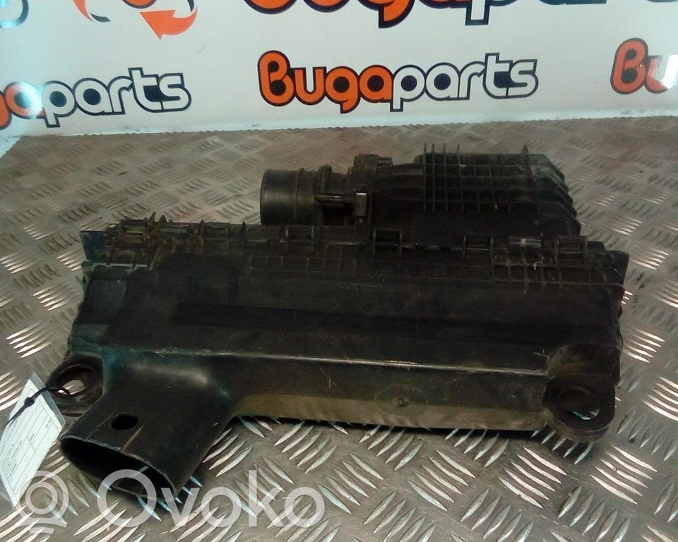Air filter box   8200025236