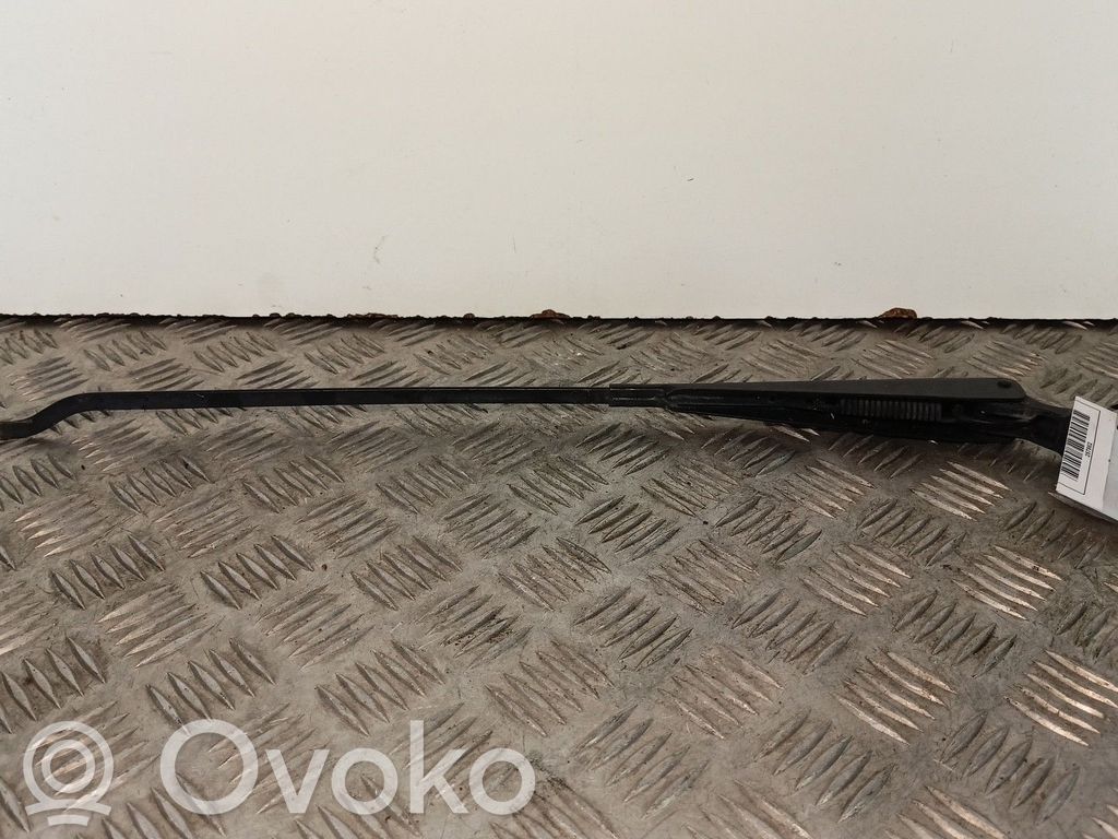 Renault Clio II Front wiper blade arm 