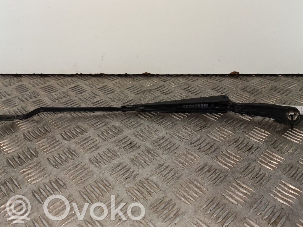 Renault Clio II Priekšējā loga tīrītāja kājiņa 