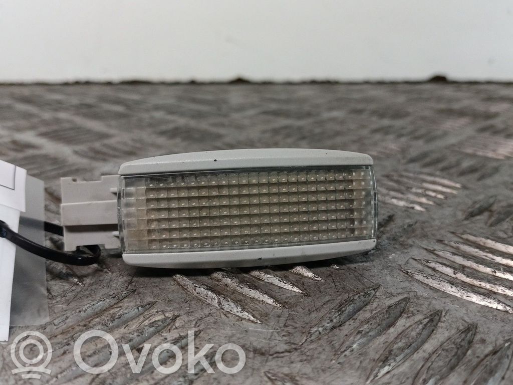 Volkswagen Polo IV 9N3 Consola de luz del techo 