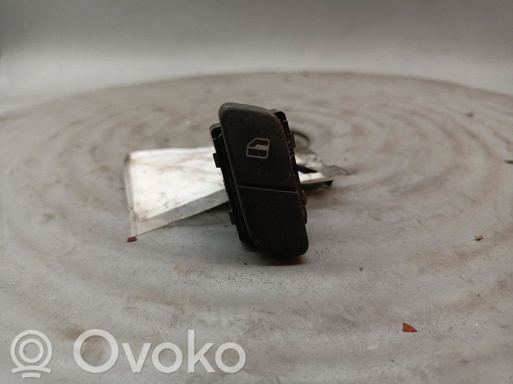 Volkswagen Polo IV 9N3 Comutator comandă geamuri electrice 