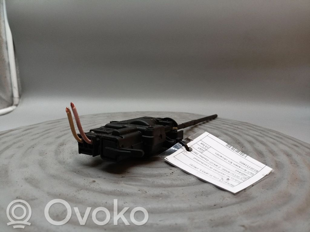 Renault Clio III Stellmotor Tankdeckel Tankklappe 