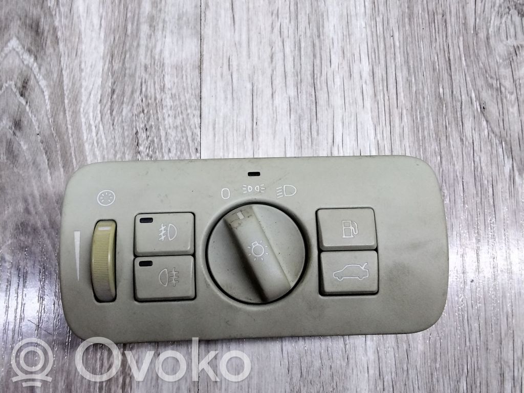 Light switch   30739418