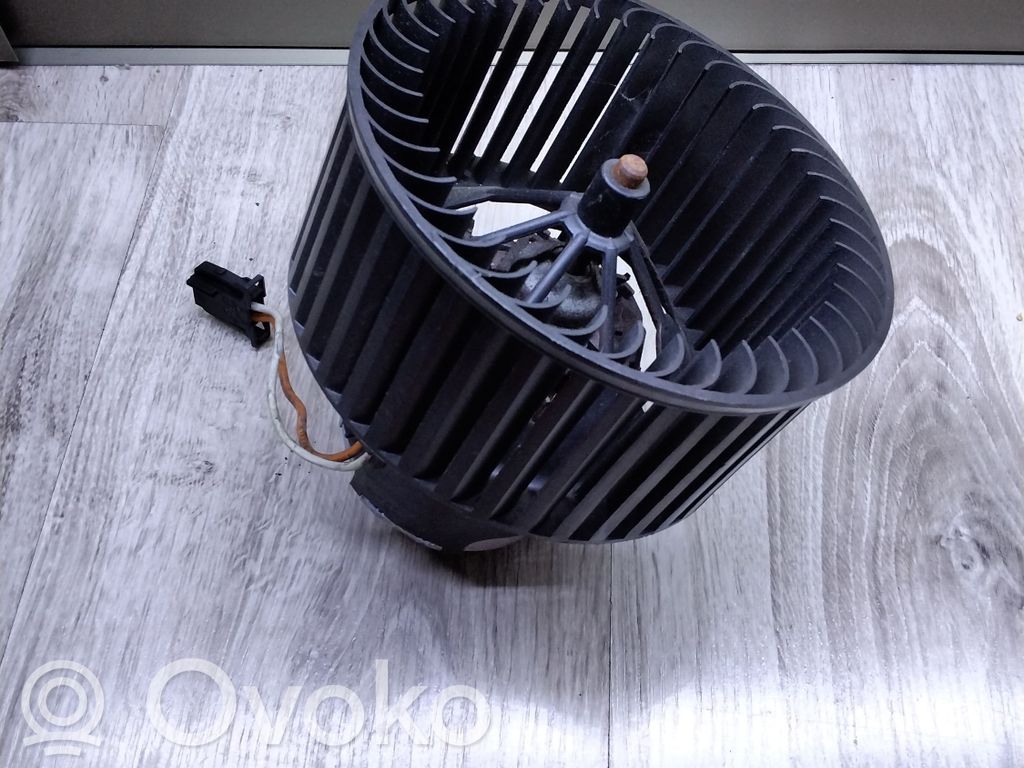 BMW 3 E92 E93 Mazā radiatora ventilators 