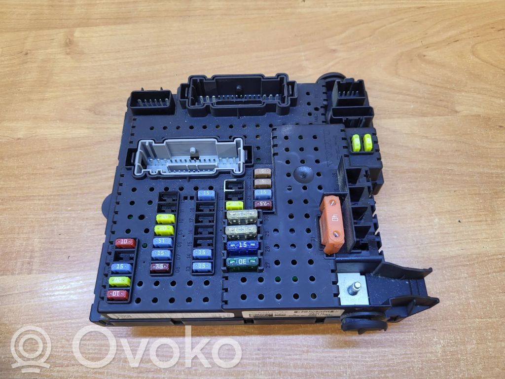 Módulo de fusible   30728512,28017881,05W261