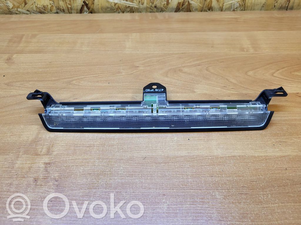 Kolmas/lisäjarruvalo   8658948