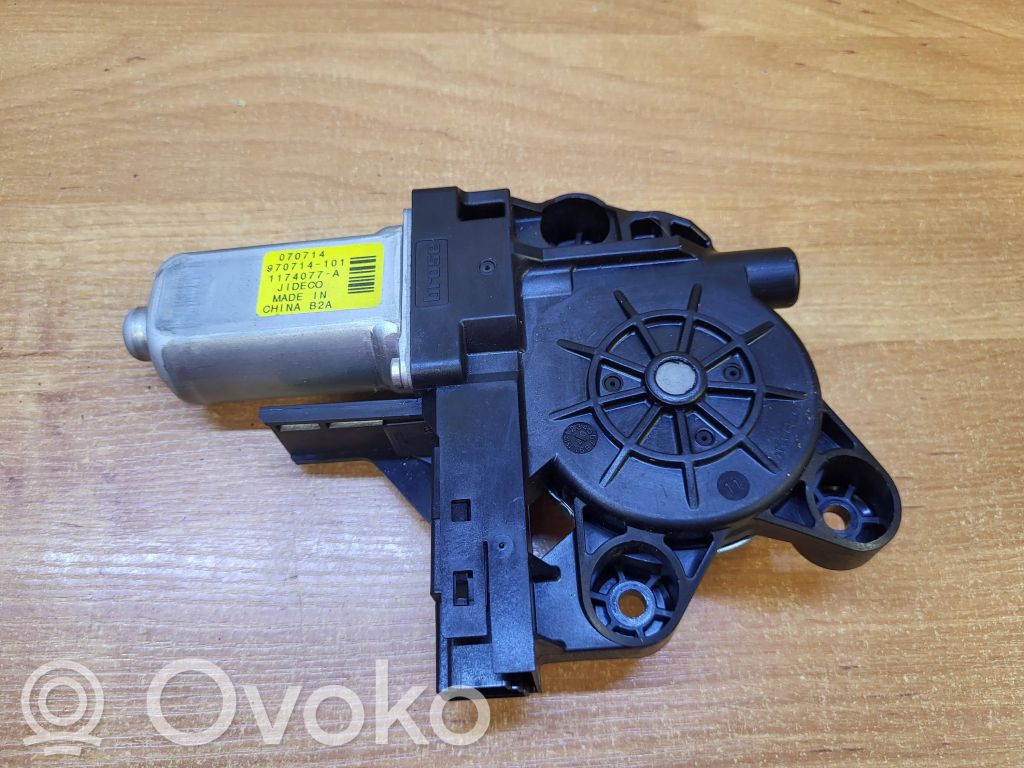 Volvo V70 Silnik regulatora szyby drzwi przednich 