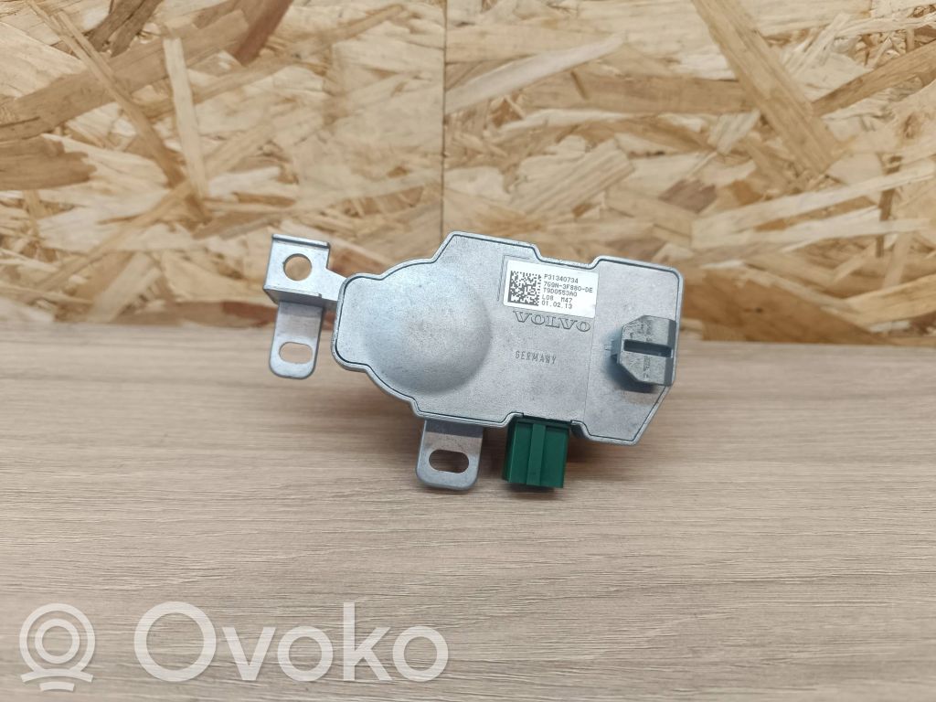 Ohjauspyörän lukitus   P31340734,7G9N3F880DE,T9D0553A0