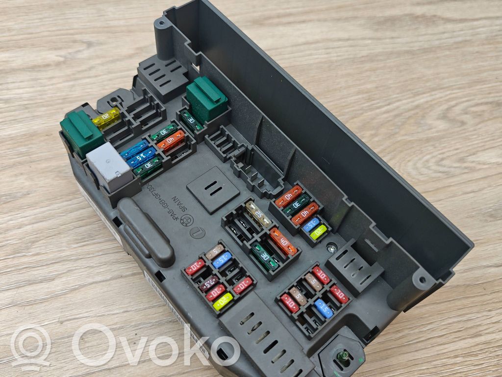 BMW X5 E70 Saugiklių dėžė (komplektas) 