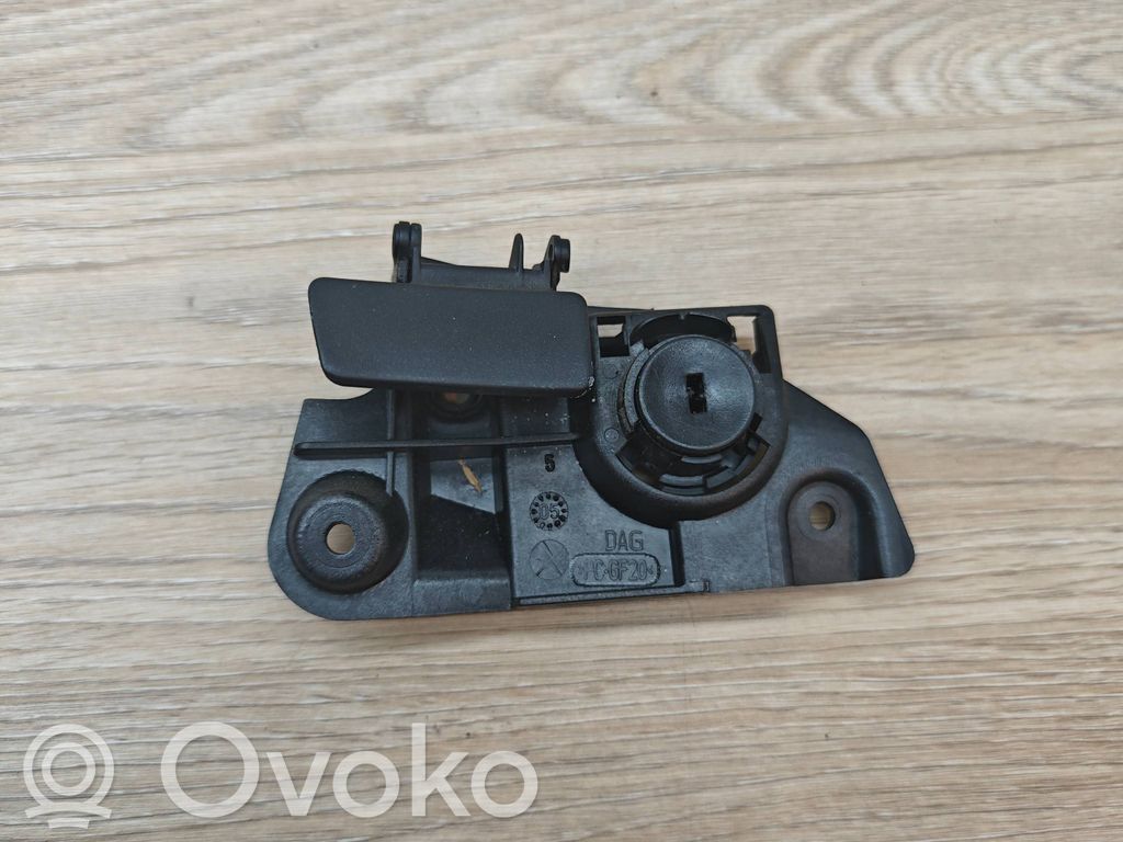 Volvo V70 Hansikaslokeron lukko 
