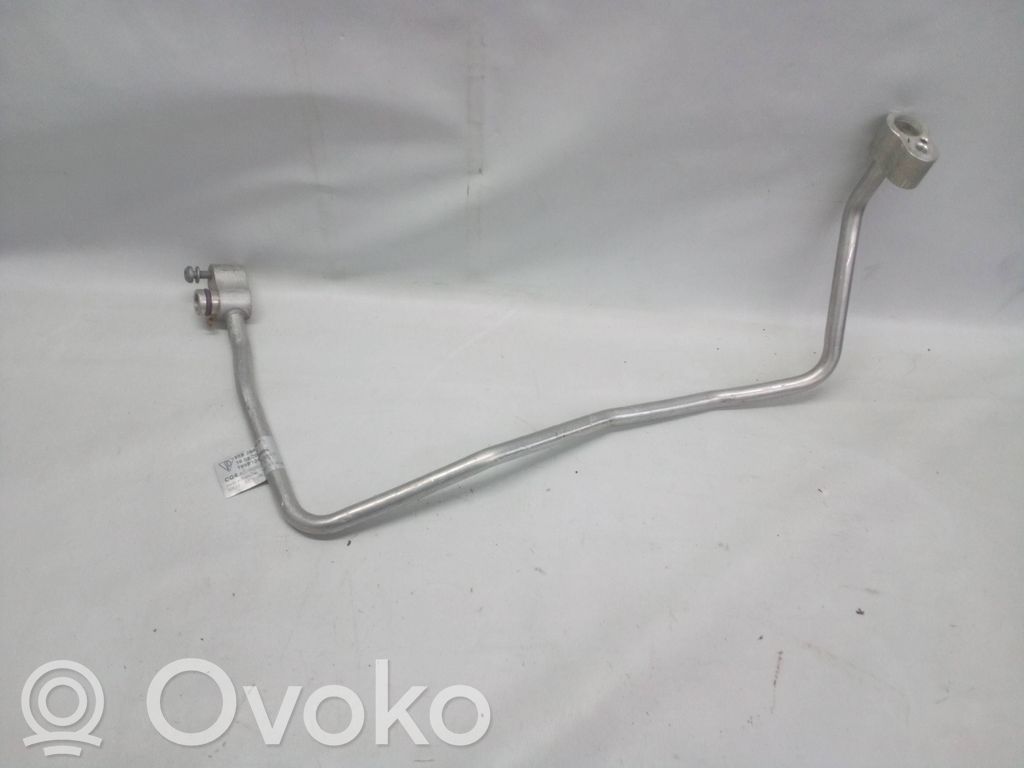 Porsche Macan (95B) Air conditioning (A/C) pipe/hose 