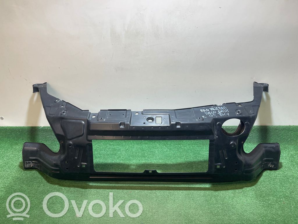 Iveco Daily 6th gen Marco panal de radiador 