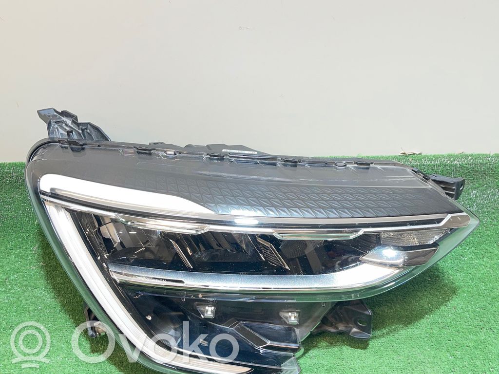 Renault Arkana Lampa przednia 