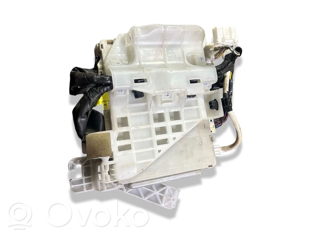 Toyota Prius (XW30) Saugiklių blokas 