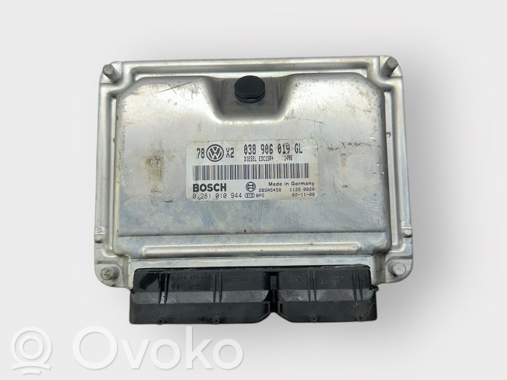 Volkswagen PASSAT B5.5 Engine control unit/module 