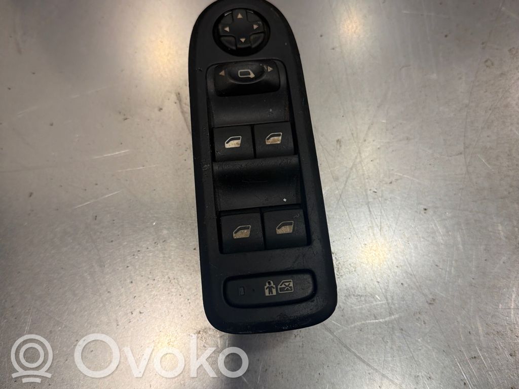 Peugeot 308 Electric window control switch 