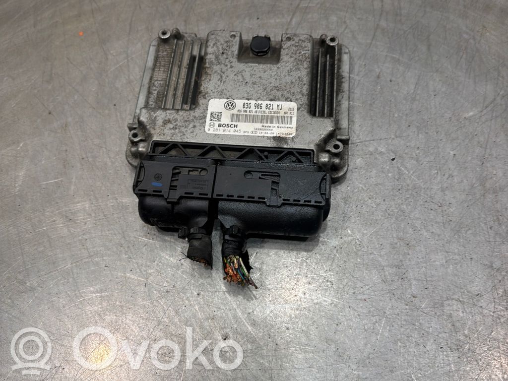 Volkswagen Touran I Engine control unit/module 