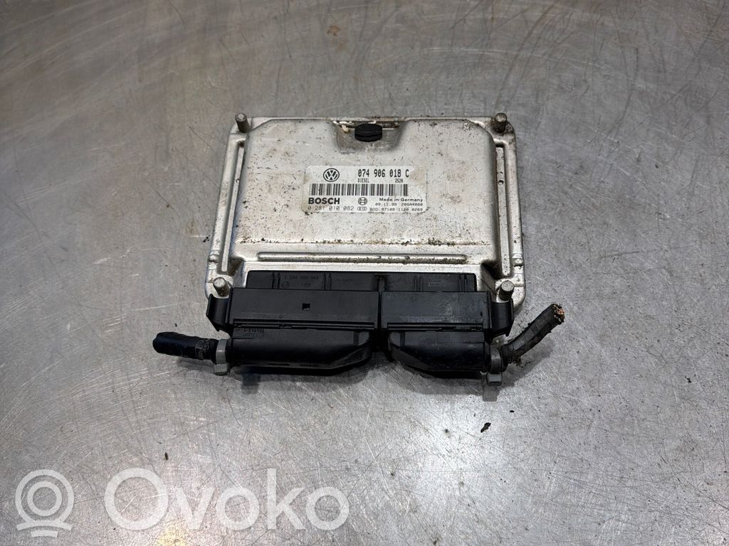 Volkswagen Transporter - Caravelle T4 Engine control unit/module 
