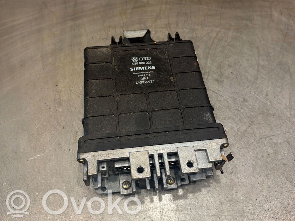 Audi 80 90 S2 B4 Engine control unit/module 