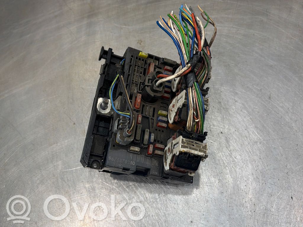 Peugeot 308 Fuse module 