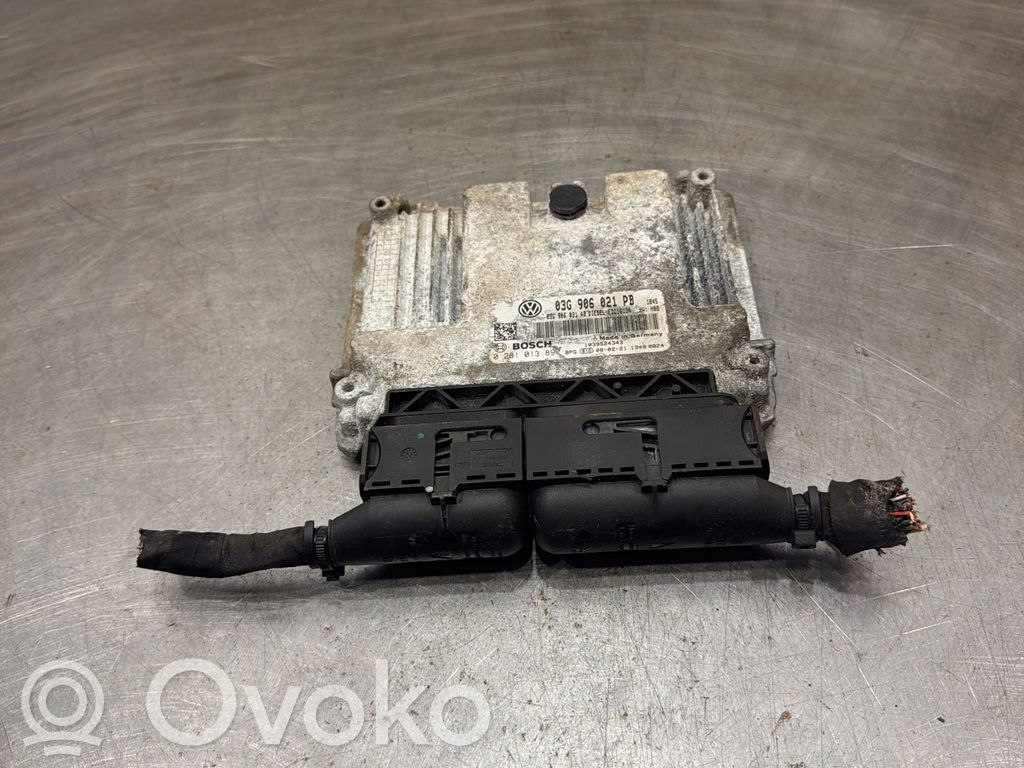 Volkswagen PASSAT B6 Engine control unit/module 