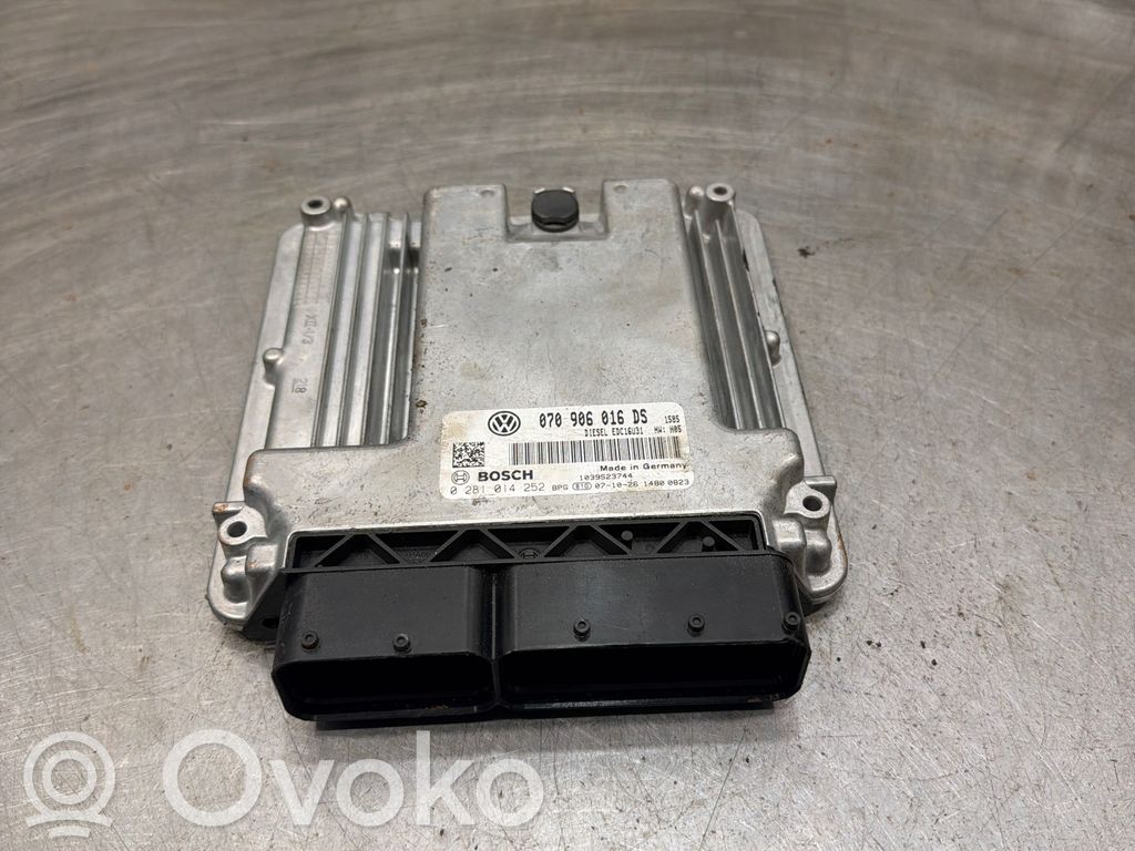 Volkswagen Transporter - Caravelle T5 Unitate/modul de control motor 