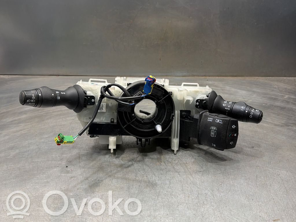 Renault Megane III Interruptor/palanca de limpiador de luz de giro 