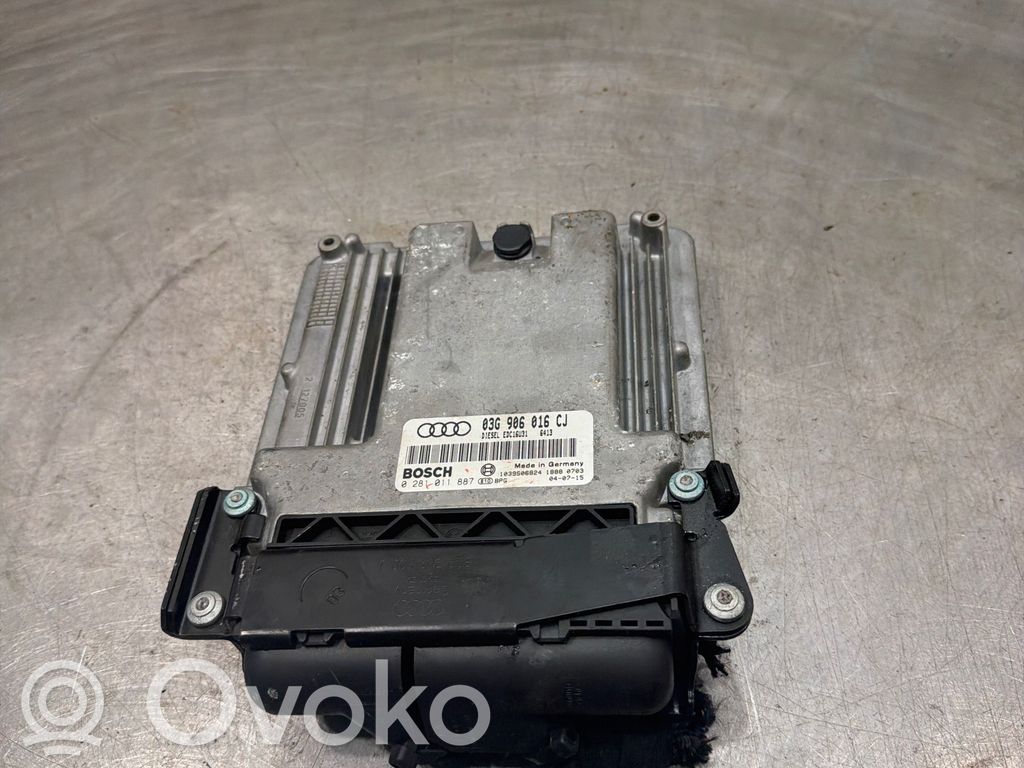 Audi A4 S4 B6 8E 8H Engine control unit/module 