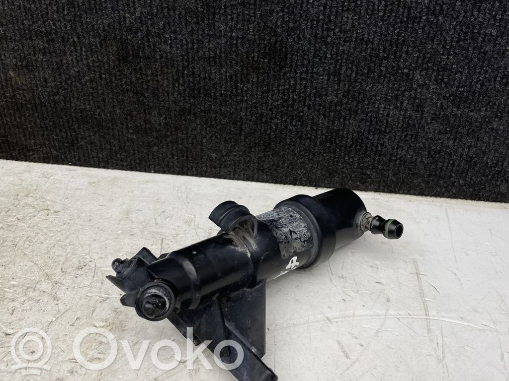 Headlight washer spray nozzle