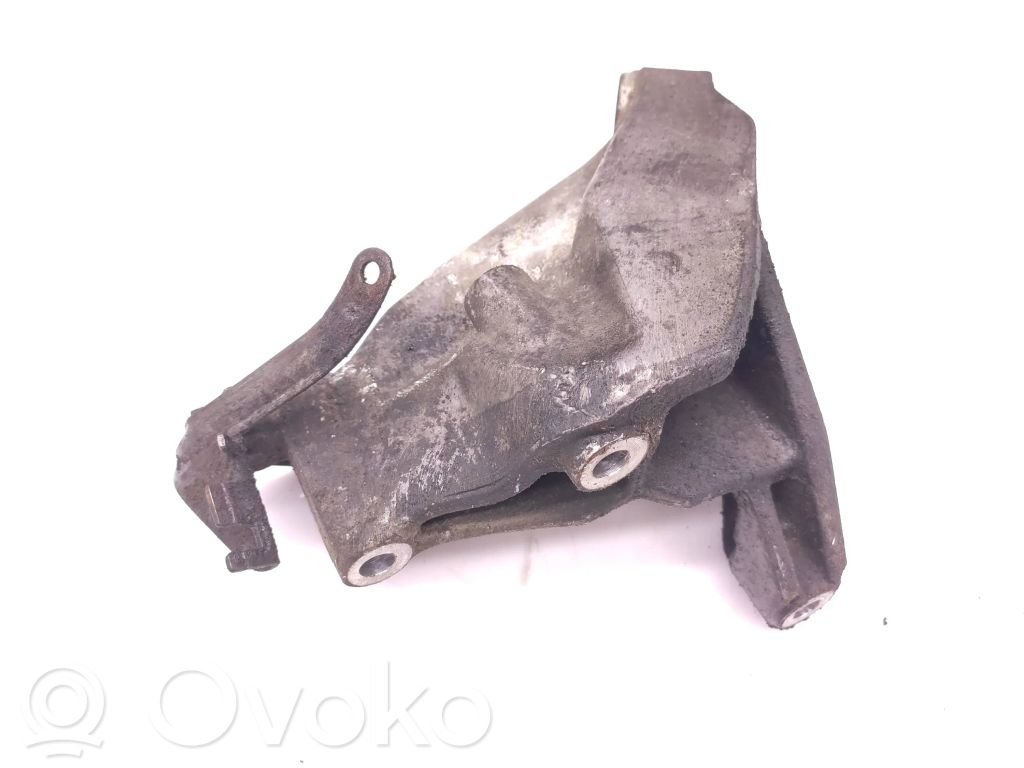 Volkswagen Crafter Engine mounting bracket 