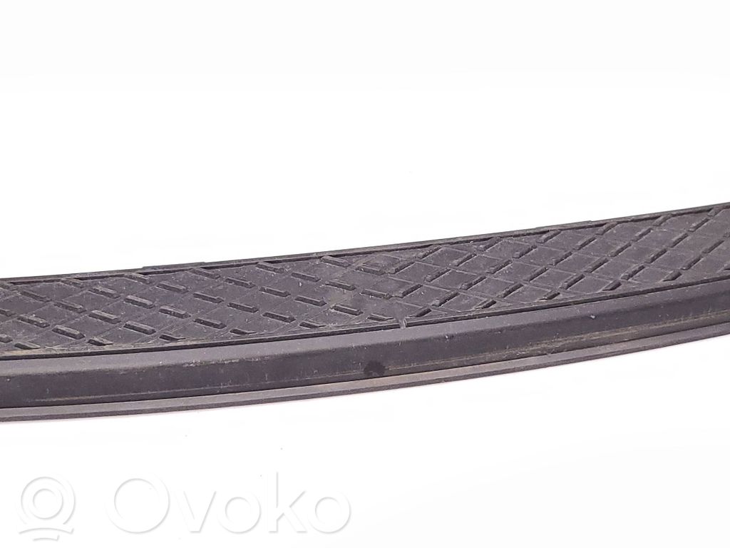 Mercedes-Benz Sprinter W906 Modanatura separatore del paraurti anteriore 