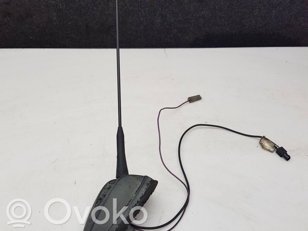 Mercedes-Benz Sprinter W906 GPS-pystyantenni 